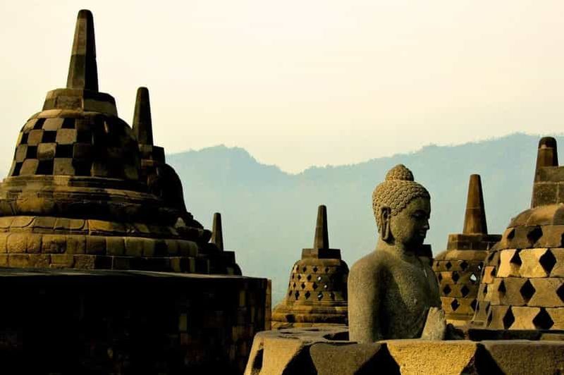 Billet Yogyakarta : visite des temples de Borobudur et Prambanan avec billets