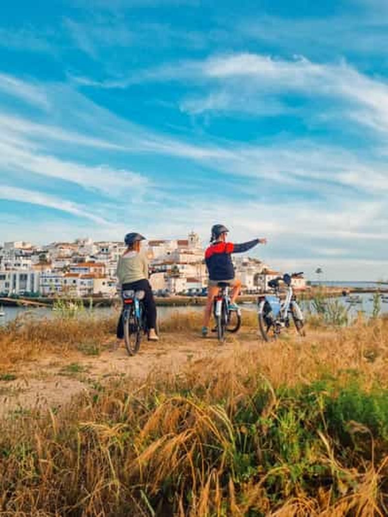 Billet Village de Ferragudo : Glisser sur un vélo électrique