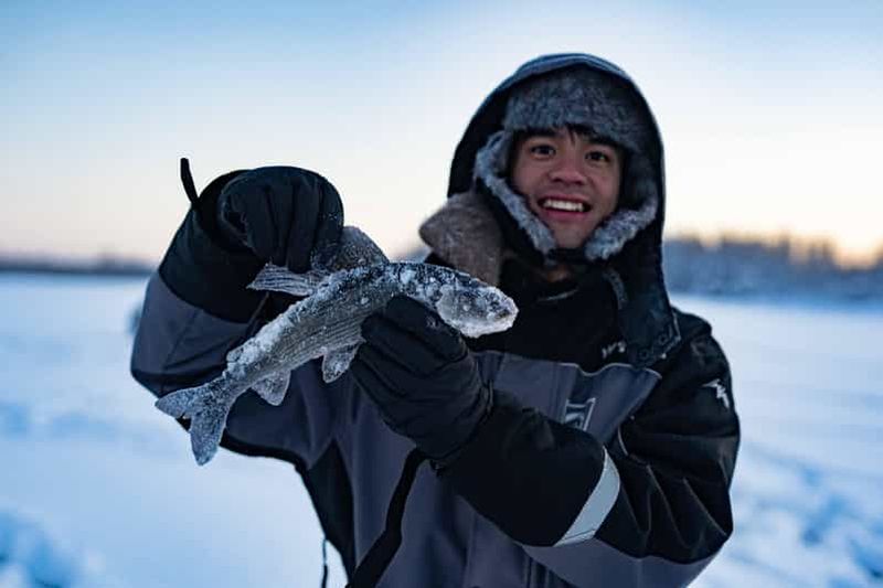 Billet Rovaniemi : pêche sur glace sur un lac gelé avec barbecue et photos