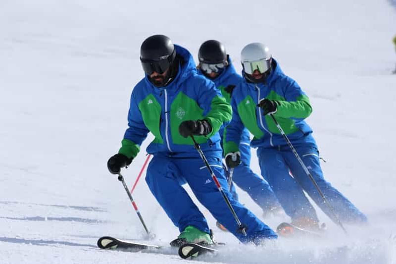 Billet Sierra Nevada : Cours de ski en groupe de 3 heures, équipement inclus