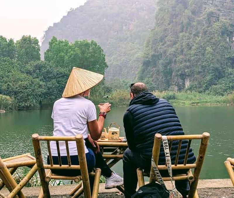 Billet Ninh Binh en vélo électrique : paysages secrets de Tam Coc