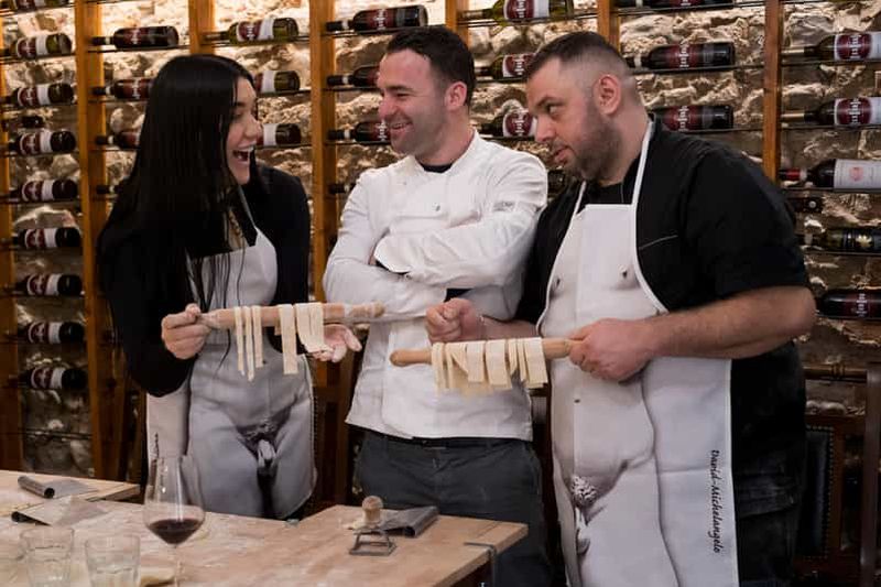 Billet Florence : cours de cuisine premium, pâtes, tiramisu et vin