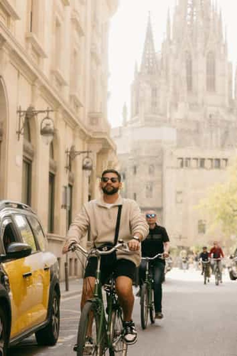 Billet Barcelone : visite citadine guidée à vélo ou à vélo électrique
