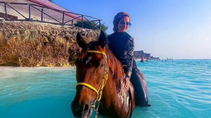 Billet Zanzibar : promenade à cheval et croisière en boutre au coucher du soleil