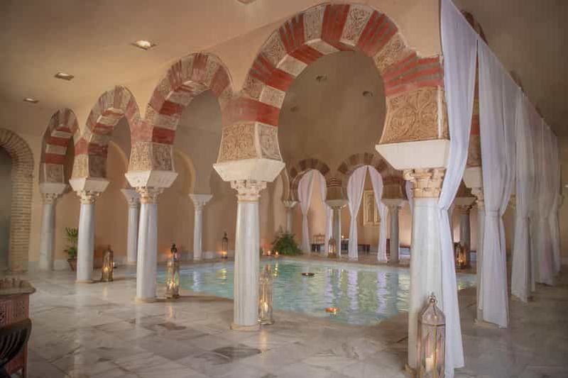 Billet Cordoue : billet d'entrée au Hammam Al Ándalus avec massage en option