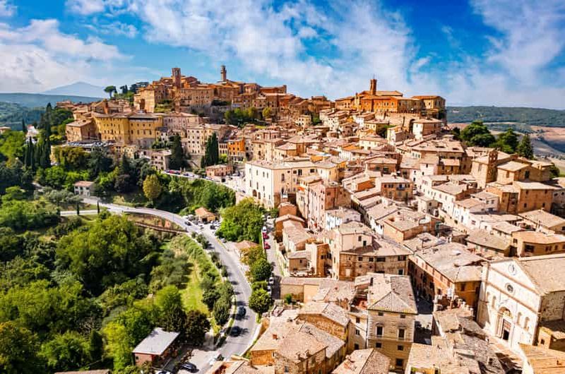 Billet Rome : excursion d'une journée en Toscane et à Montepulciano avec déjeuner et dégustation de vins