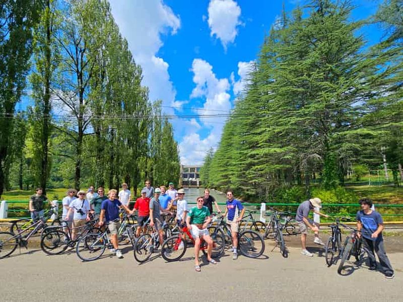 Billet Visite à vélo de Kutaisi : centre-ville, histoire et sentiers