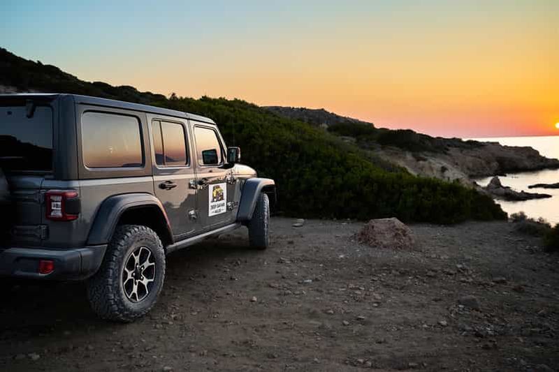 Billet Safari en Jeep à Milos : coucher de soleil, hors route et joyaux cachés