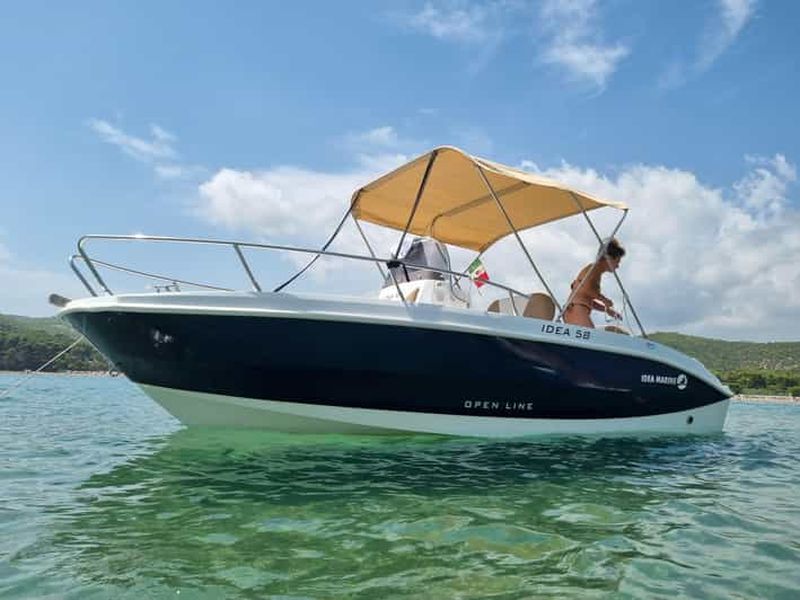 Billet Sortie en bateau privée le long de la côte avec arrêt baignade.