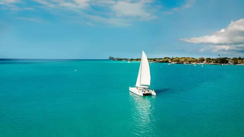 Billet Nord : croisière vers les îles plates et Gabriel. Déjeuner barbecue sur la plage