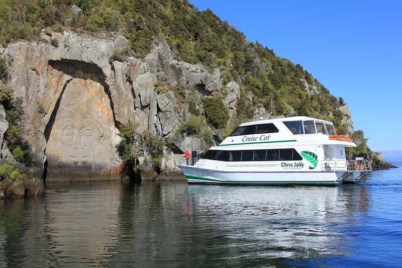 Billet Lac Taupo : croisière d'une heure et demie à la découverte des sculptures rupestres Māori