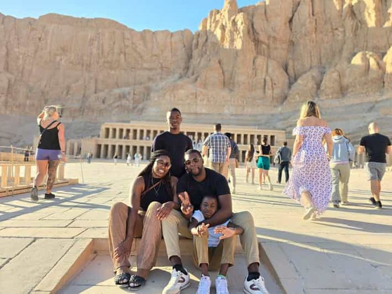 Billet Au départ du Caire : Voyage en avion à Louxor et visite du tombeau du roi Tut