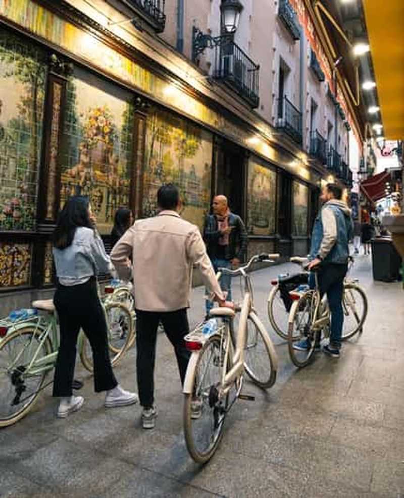 Billet Madrid de nuit : visite à vélo vintage des temps forts de la ville
