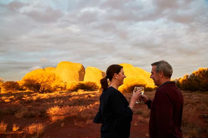 Billet Visite de Kata Tjuṯa au coucher du soleil avec vin mousseux et plateau de fromage