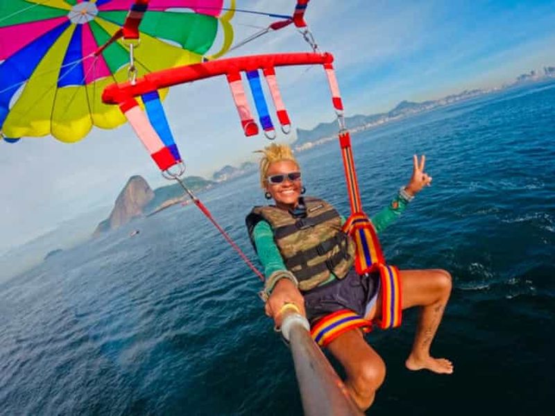 Billet Rio de Janeiro : vol en parachute ascensionnel au-dessus de la baie de Guanabara