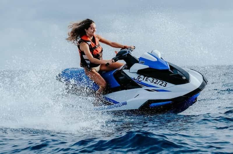 Billet Doha : excursion en jet ski à grande vitesse avec vue sur la ligne d'horizon