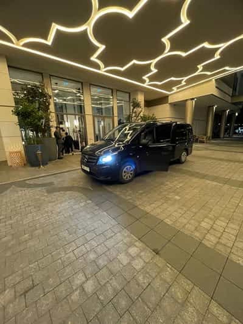 Billet Prise en charge privée à l'aéroport et orientation à Rabat