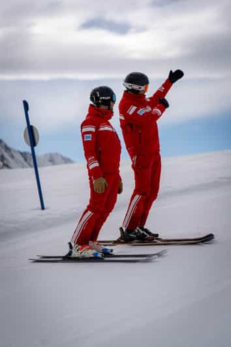Billet Gstaad: Cours de ski privé - tout niveau - Journée complète