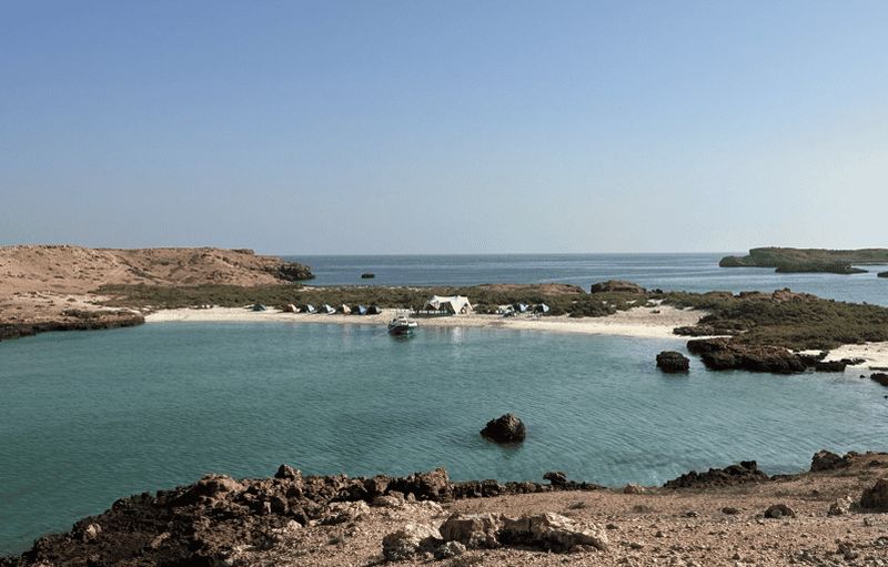 Billet Camping d'une nuit à Daymaniyat avec snorkeling et barbecue sur la plage