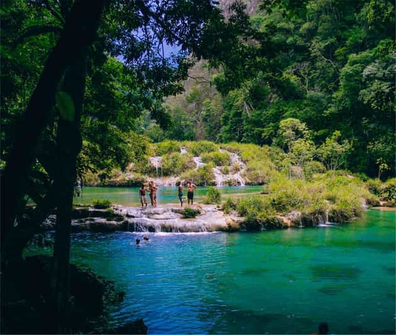 Billet Flores : Transfert partagé aller simple vers Semuc Champey, Lanquin