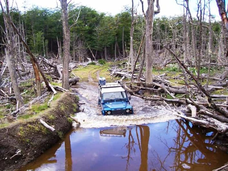 Billet Aventure en 4x4 et canoë sur les lacs Fagnano et Escondido