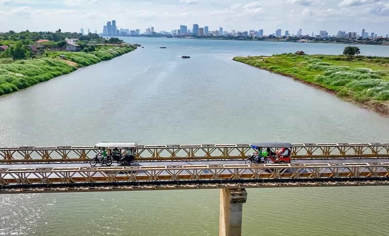 Billet Phnom Penh à l'île de la soie en tuk-tuk avec un expert local