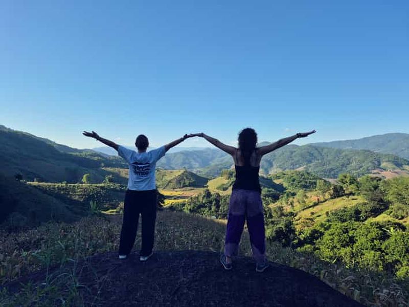 Billet Aventure dans la jungle : randonnée et cuisine en bambou (petit groupe)