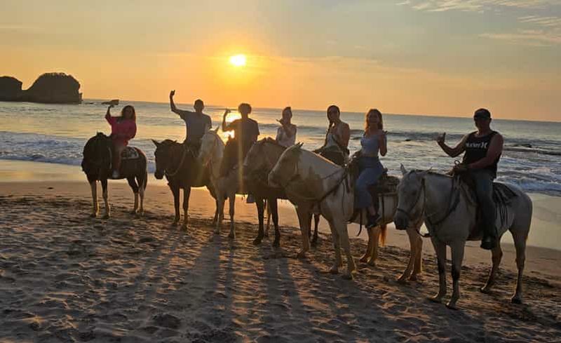 Billet Nosara : balade à cheval au coucher du soleil