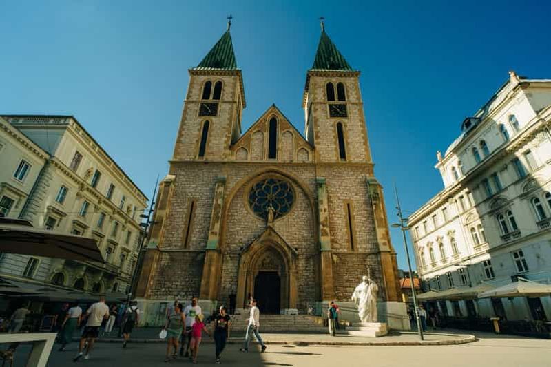 Billet Vieille ville de Sarajevo : visite guidée à pied sur le thème de la cuisine ethnique bosniaque et du café