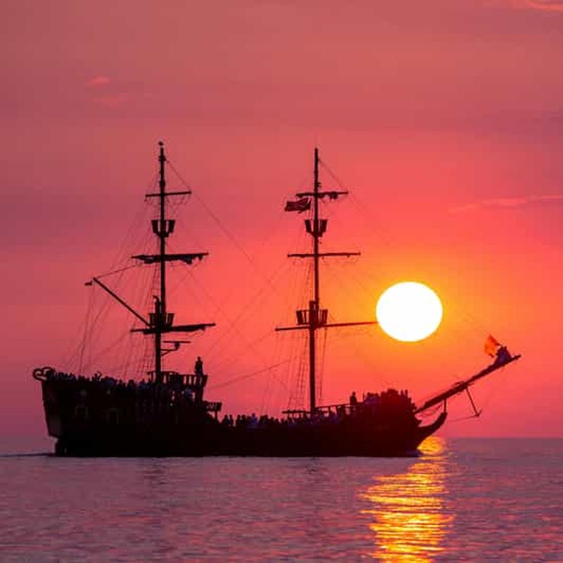 Billet Batumi : croisière au coucher du soleil avec un verre de vin