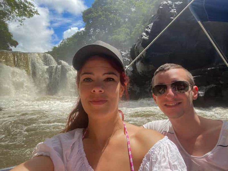 Billet Ile aux cerfs : Pique-nique privé, chute d'eau, déjeuner bbq sur la plage