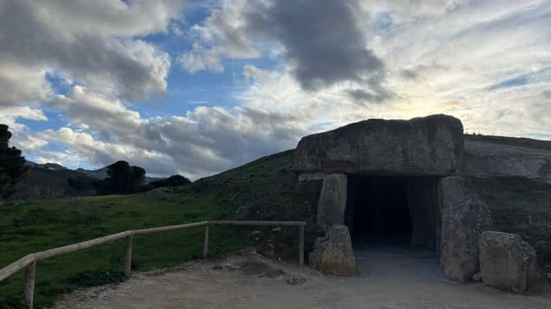Billet Antequera : visite guidée des dolmens et du musée de site