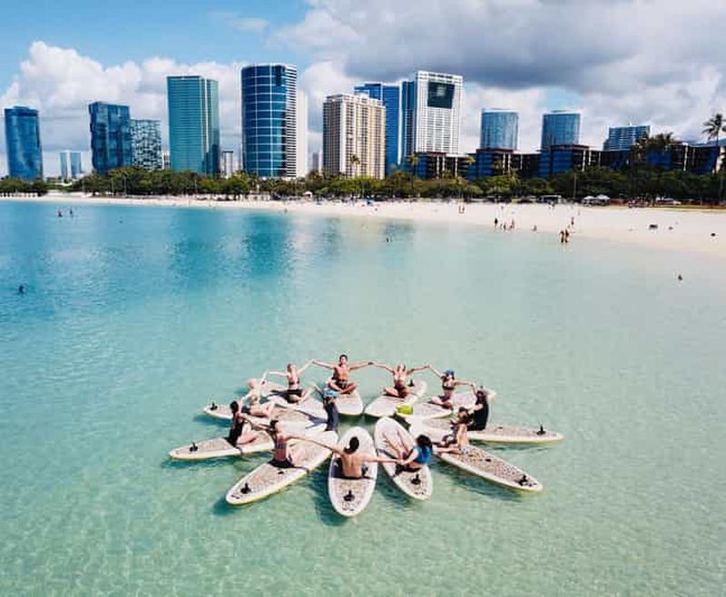 Billet Honolulu : Cours de yoga SUP (Standup Paddleboard)