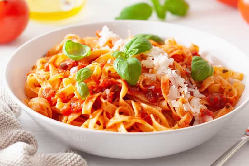 Billet Chicago : Cours de cuisine sur la fabrication de pâtes dans une distillerie locale