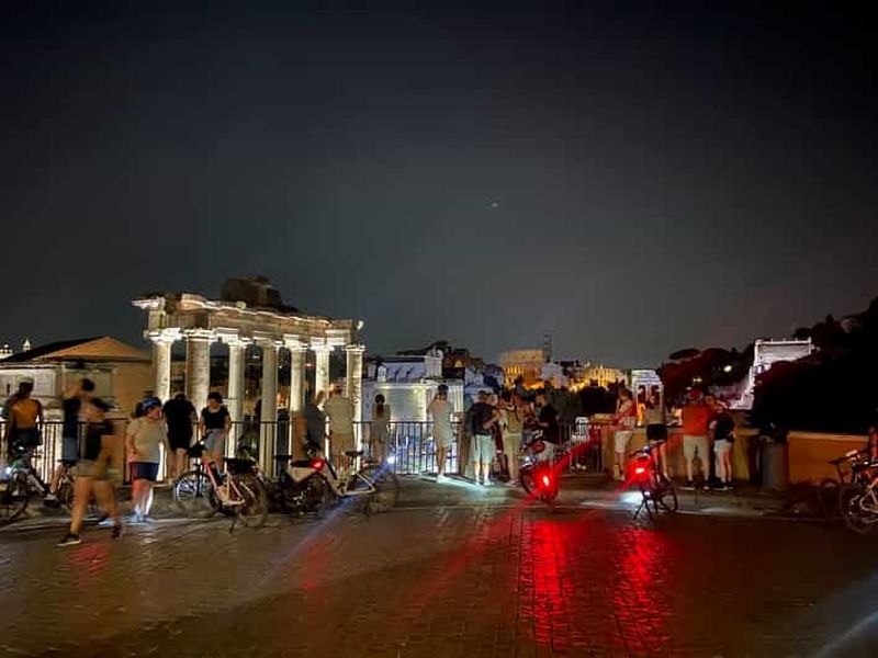 Billet Rome : Visite guidée en eBike le soir avec apéritif italien