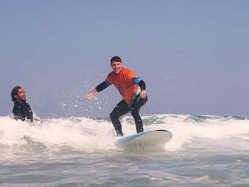 Billet Lisbonne - Cascais : surf, sourires et couchers de soleil (cours tous les jours)