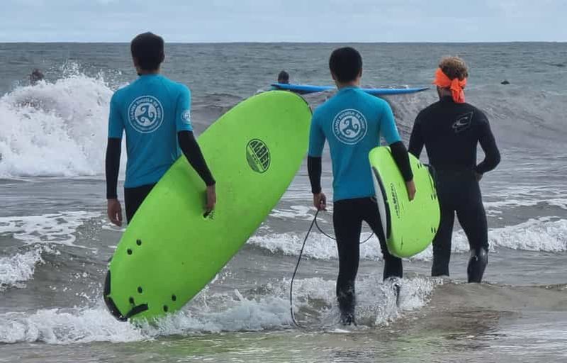 Billet Llanes : cours de surf avec moniteur à San Antolín