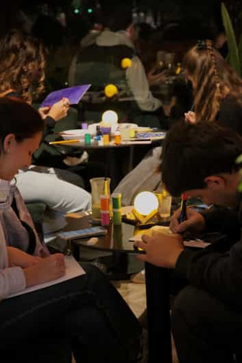 Billet Tirana : concours de peinture avec vin et prix