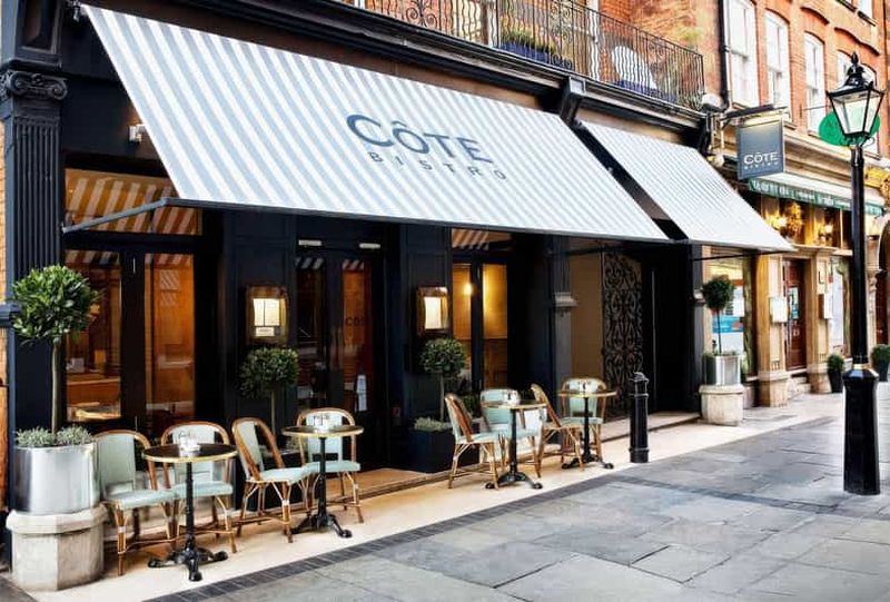 Billet Dîner japonais izakaya et spectacle de stand-up à Covent Garden