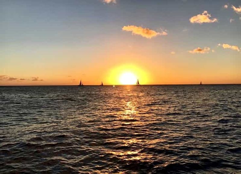 Billet Oahu : croisière au coucher du soleil en bateau à fond de verre à Waikiki