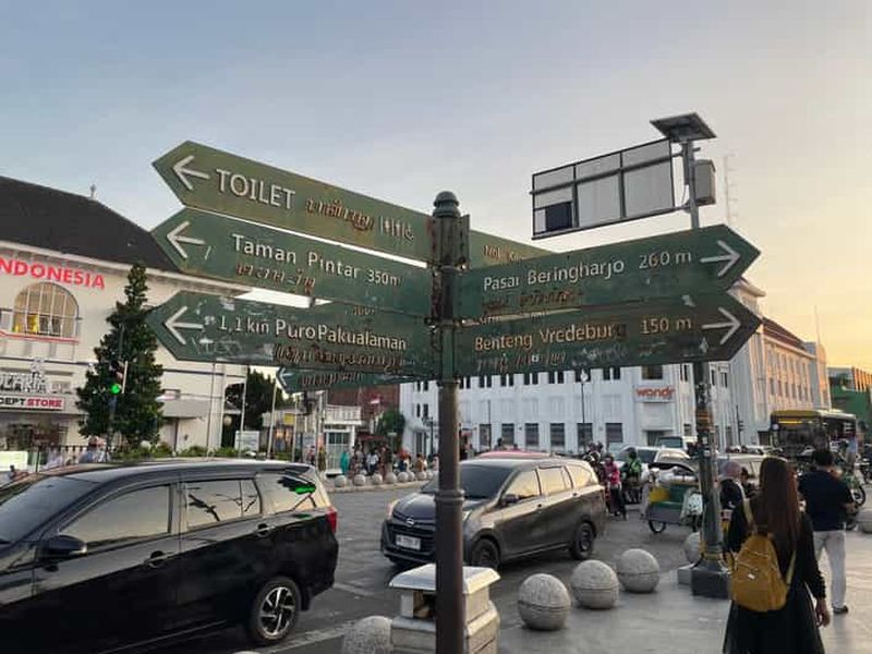 Billet Visite à pied de Malioboro à Yogyakarta avec dégustation de 5 en-cas locaux