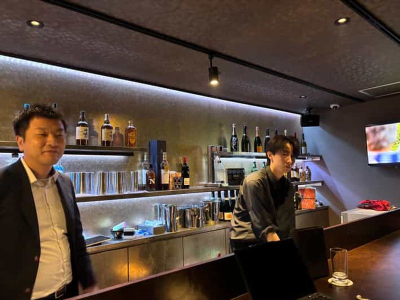 Billet Tokyo : visite de bars réservés aux membres avec karaoké et boissons