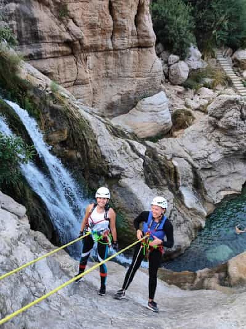 Billet Muscat : Aventure dans le canyoning de Wadi Mibam avec descente en rappel