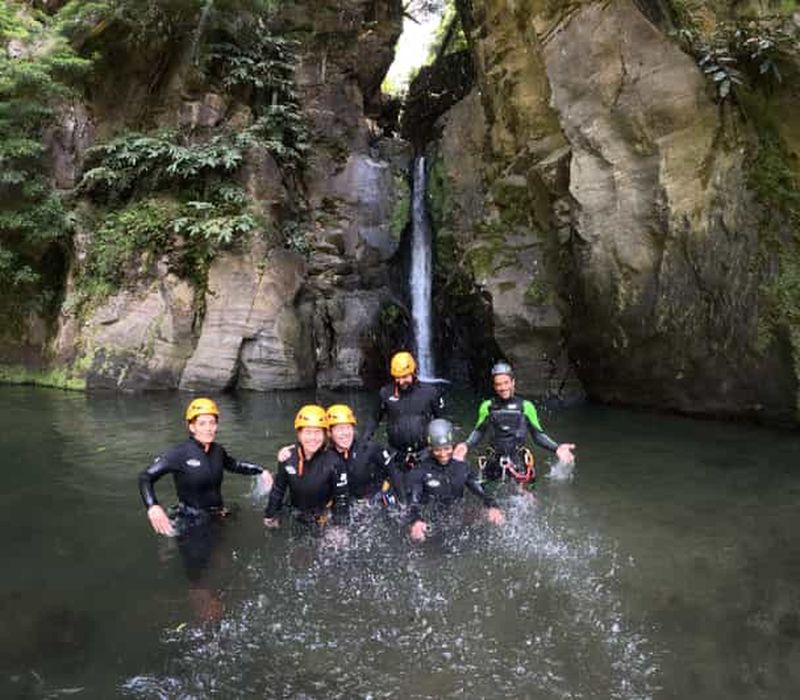 Billet Açores : aventure de canyoning au Salto do Cabrito