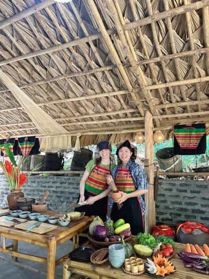 Billet Hanoï : visite d'une journée à Pu Luong et Mai Chau avec rafting en bambou