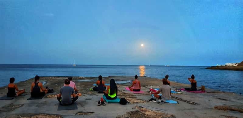 Billet Sliema : cours de yoga sur la plage