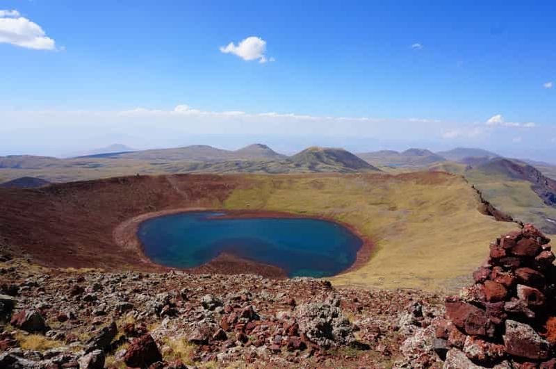 Billet Erevan : randonnée sur le mont Azhdahak et trajet en Jeep