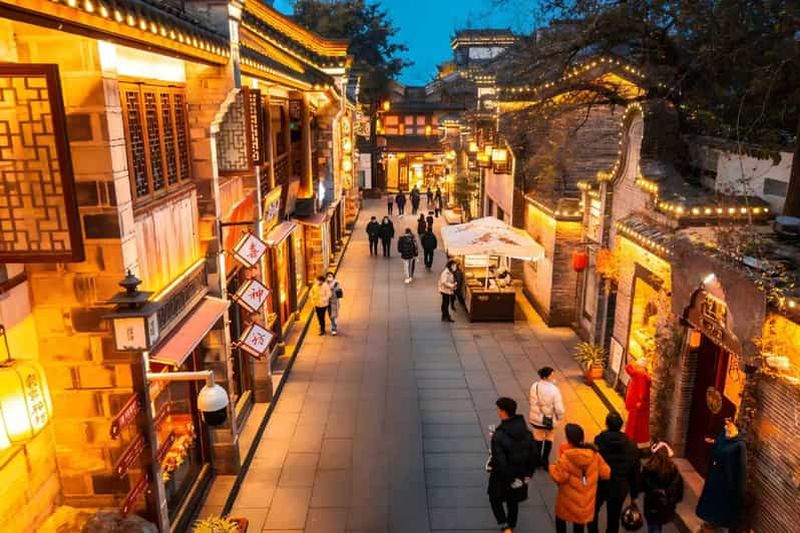 Billet Chengdu : Visite nocturne illuminée avec l'opéra du Sichuan ou le hotpot