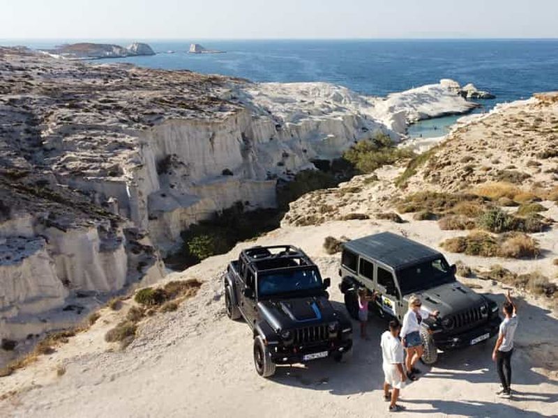 Billet Journée d'aventure en Jeep à Milos : temps forts de l'île et barbecue
