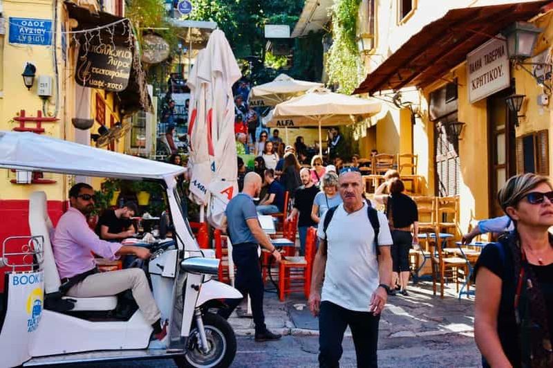 Billet Athènes : Visite touristique privée en soirée en tuk-tuk électrique